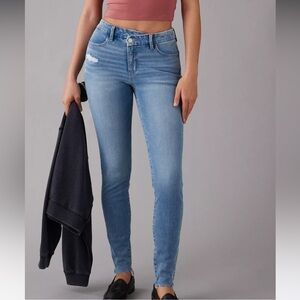 American Eagle Dream Curvy High Rise Jegging Size 8 Short Light Wash Distressed
